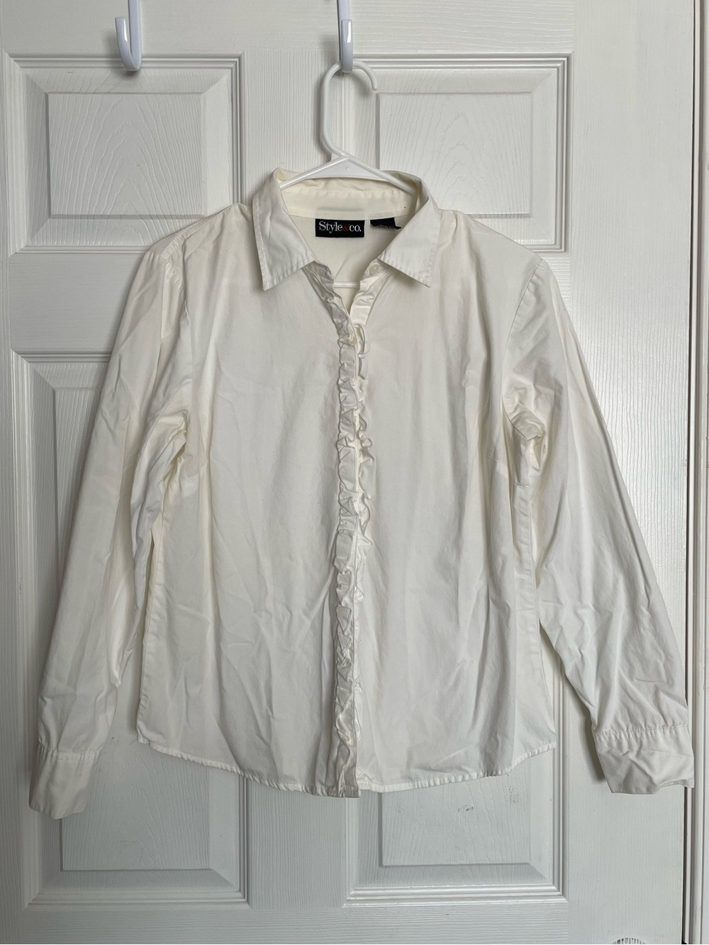 Vintage Style & Co. 100% Cotton Women’s sz 8 Cream Button-Down Shirt w Ruffles
